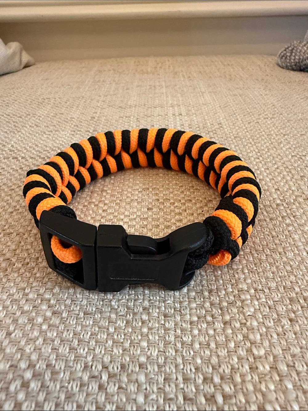 Women’s Paracord Bracelet - Orange & Black